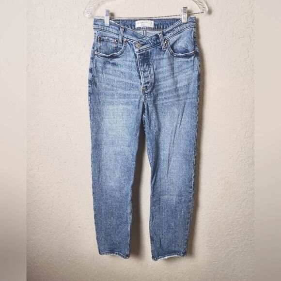 Abercrombie And Fitch The Dads High Rise Medium Wash Denim Jeans Size 26 - Picture 1 of 5
